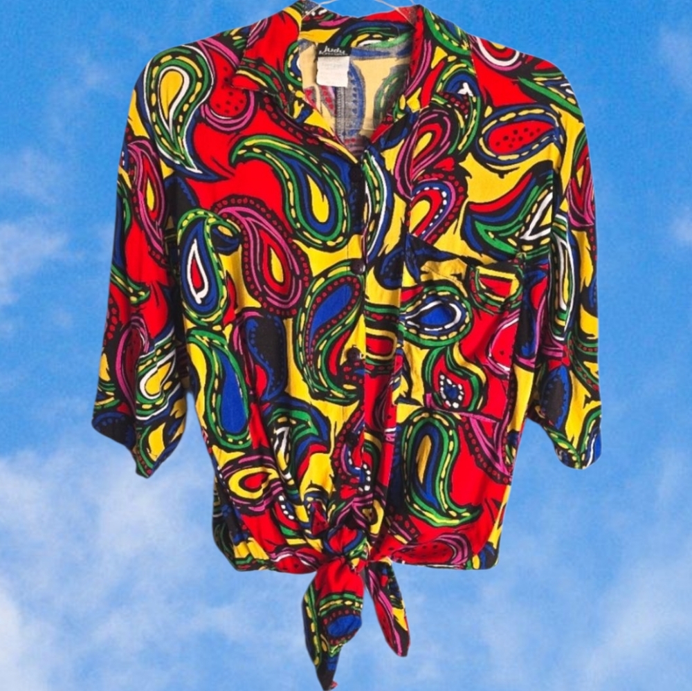 Vintage Bright Paisley Buttondown
